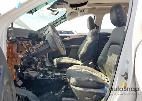 2022 Ford Escape Titanium z USA, uszkodzony, nr VIN 1FMCU9J91NUB93886